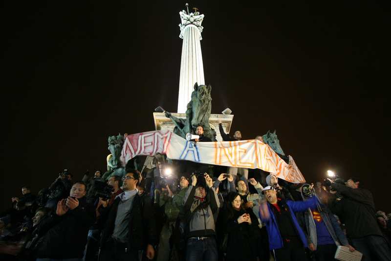 Illustration for article titled This Is How Hungarians Are Protesting Against Proposed Internet Tax